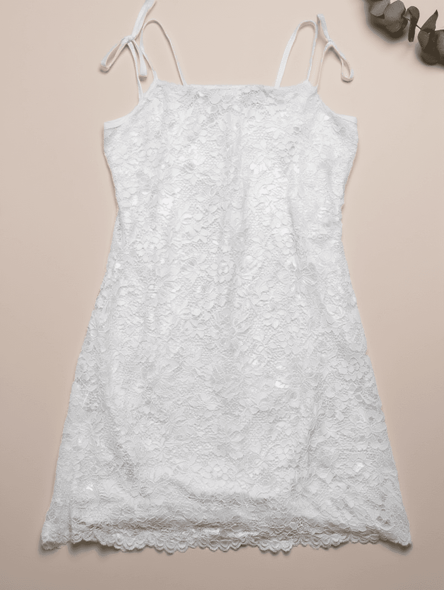 Vestido Blanco con Tirantes de Encaje